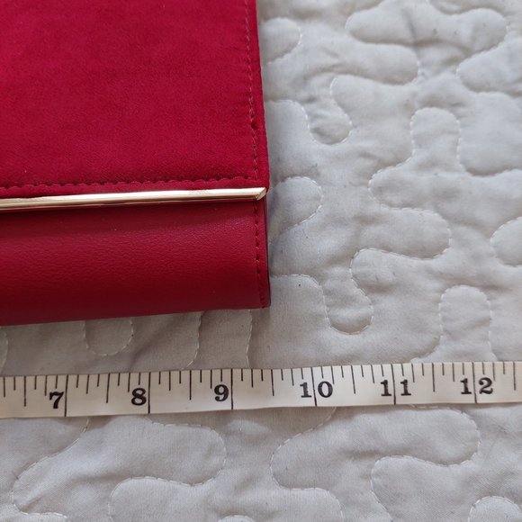 (2 for 25$) Dark red crossbody clutch with gold detailing from Aldo - Picture 7 of 7